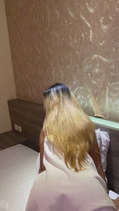 I need at least 2 daddies, are you here for me ? : video clip
