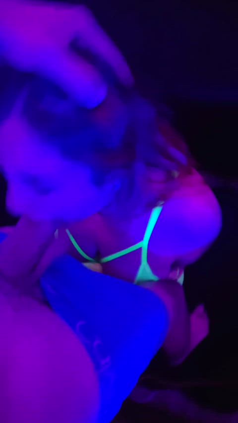 Wanna test her throat out ? : video clip