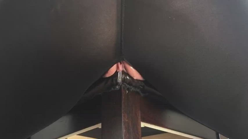 I love squirting while grinding my clit hard! 🤤 : video clip