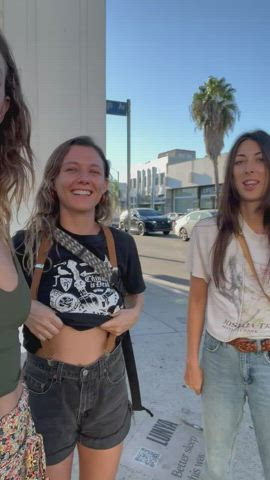 Getting risky on Melrose with my friends [gif] : video clip