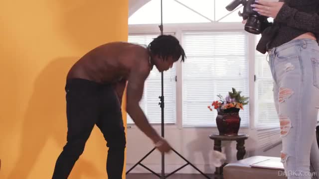 Getting Way Too Close : video clip