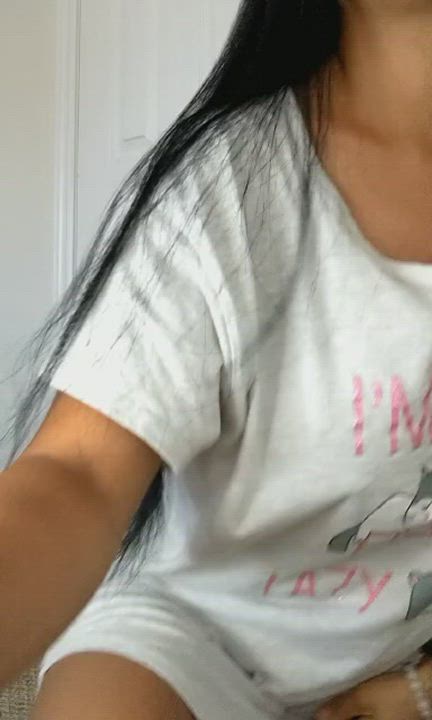 Do you like what's hiding under my lazy shirt😏 : video clip