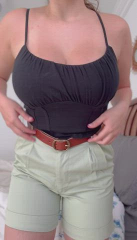 Does anyone here actually enjoy sucking nipples? (19f) : video clip