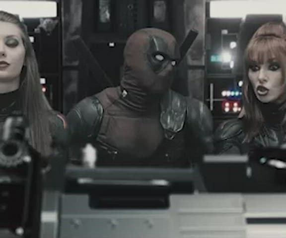 Deadpool bangs Black Widow : video clip
