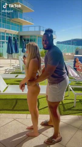 “Picking up” white girls is so easy 💪🏿 : video clip