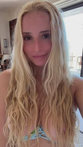 i’m small but i can’t say the same for my boobs : video clip