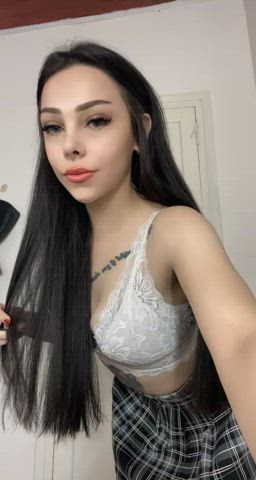 Dancing for you daddy. Shaking my ass : video clip