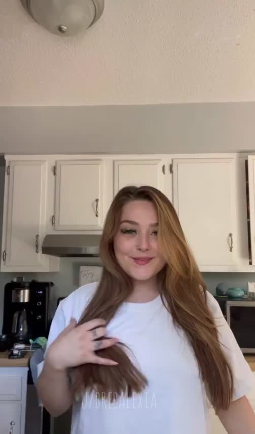 You can come over as long as you play with my tits while you’re here😌 : video clip