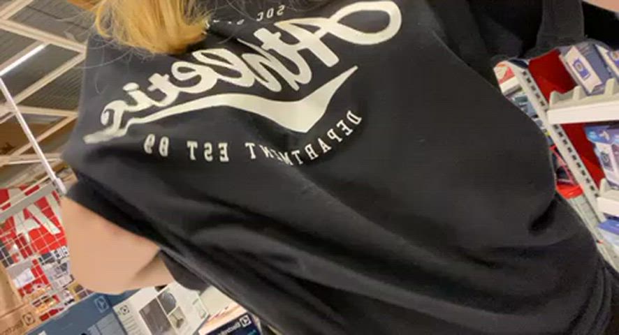 I’m legal now so having some fun in public : video clip
