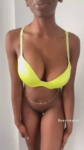 A little jiggle and bounce : video clip