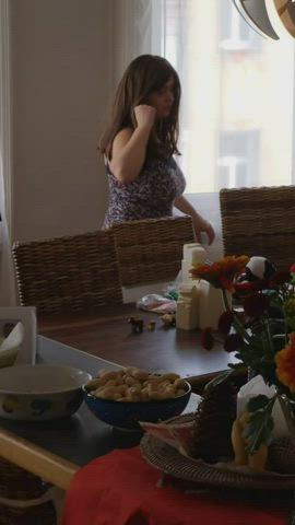 who is this milf or link to video : video clip