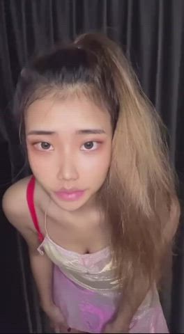 I just wanna be stretched, can anyone stretch my little pussy? 🙏💕 : video clip