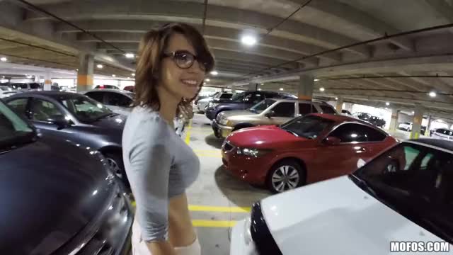 Cece Capella Has Her Pretty Asshole Penetrated : video clip