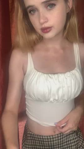 She's adorable and hot : video clip