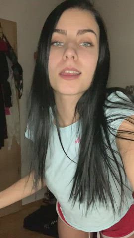 (18)I want to fuck one lucky Redditor. Who wants to be the one? 😇 : video clip