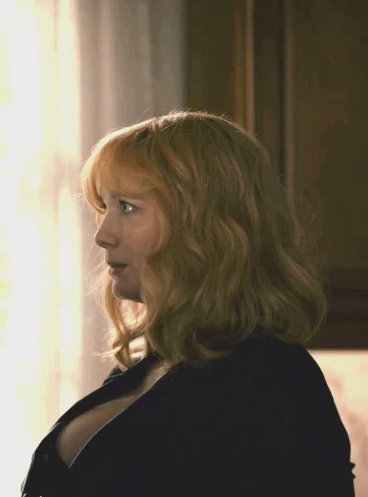 Christina Hendricks getting manhandled : video clip
