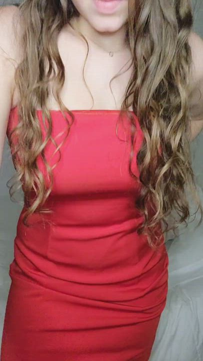 Hi sir, are you into submissive girls? Great, I'm single and ready to be used [drop] : video clip