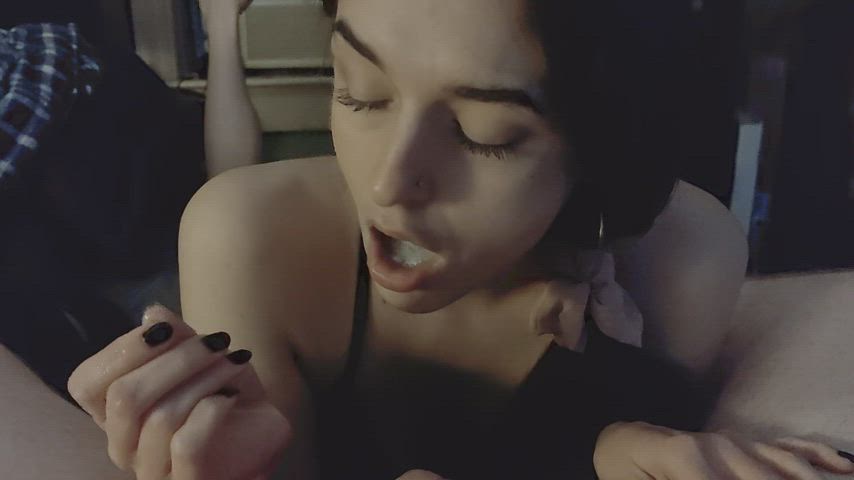 POV: its breakfast time 🥚 [oc] : video clip