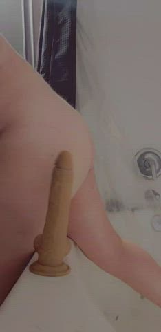 22f I love having my holes filled 🥺 : video clip