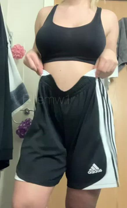 Do you enjoy watching my body? : video clip
