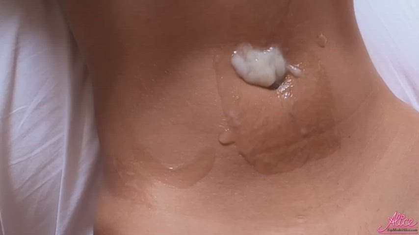 What a good whore. You can she how she really feels about it in the subtle gags : video clip