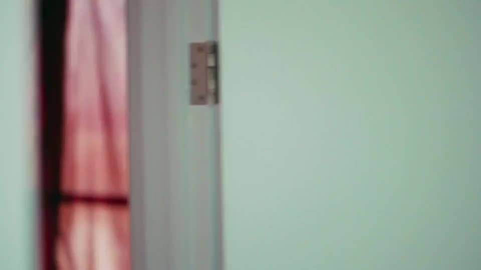 Tuppence Middleton in Possessor Uncut (2020) : video clip