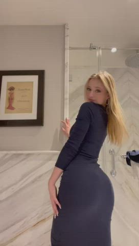 I want to feel close to you, are you in the mood baby? : video clip