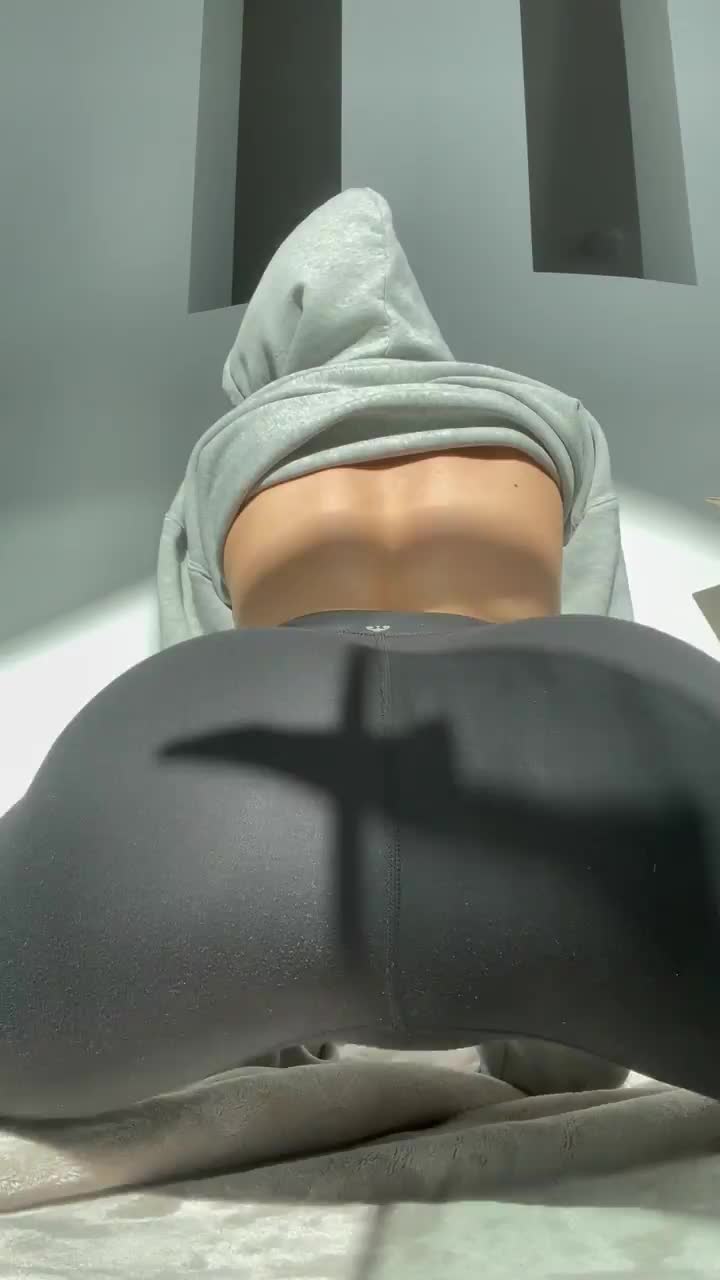 Working on my cock riding, anyone want to be my test subject? 😎 : video clip