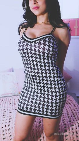 Big boobs followed by a sexy tummy😋 : video clip