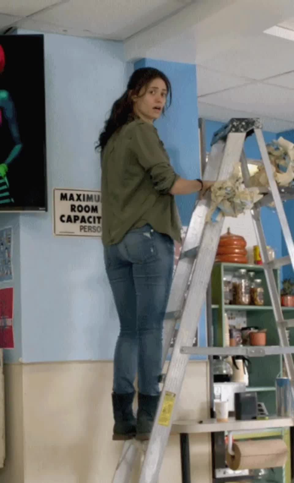 Emmy Rossum in Shameless [S7E9-2016] : video clip