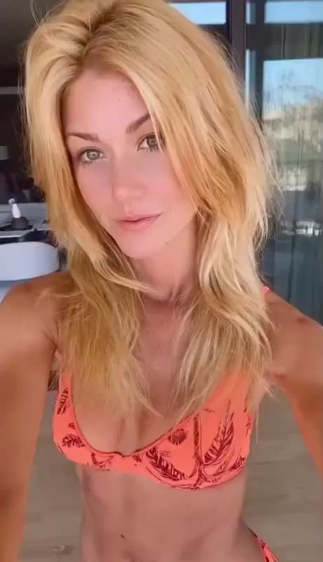 Katherine McNamara can get it : video clip