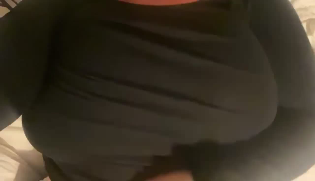 My 25 y/o naturals are made for tittyfucks. [OC] : video clip