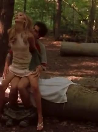 Sarah Michelle Gellar in "Harvard Man" (2001) : video clip