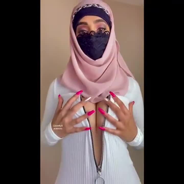 Would you fuck a Muslim girl? : video clip
