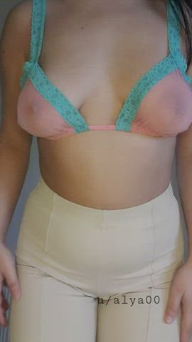 Do you like when 18 yo undress for you ? : video clip