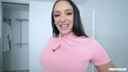 Big Butt Stepmom Seducing Stepson : video clip