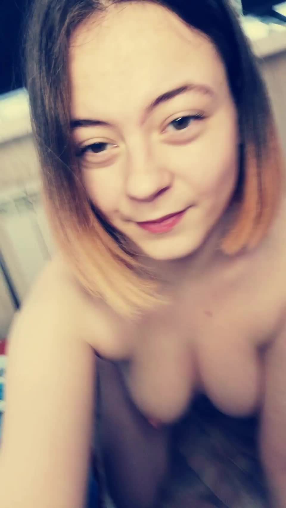 This dildo in my fat pussy is the best gift anyone has ever given me ahah : video clip