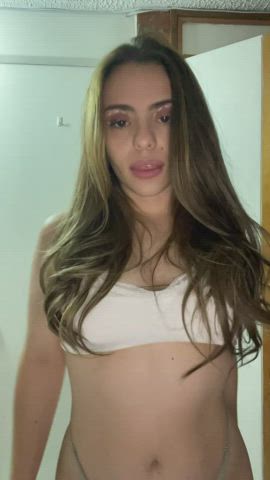 Hey babe, eyes here so your day make better : video clip