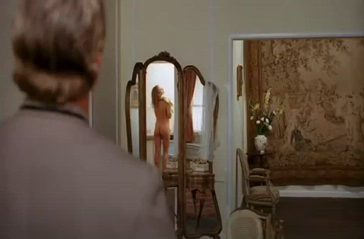 Traci Lords in Not Of This Earth. 1988 : video clip