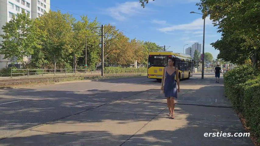 Nice little boob massage in public. : video clip