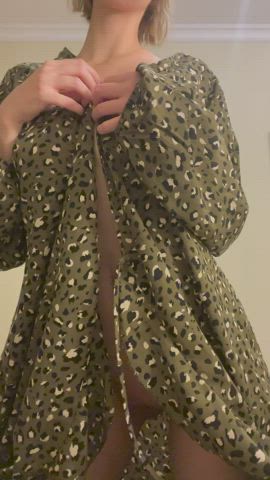 Making you happy with my night outfit : video clip