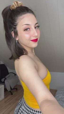 First time showing my big boobs, I hope at least one person likes it 🙈 : video clip