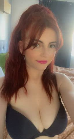 Looking for a boyfriend who fucks me everyday, any volunteer? : video clip