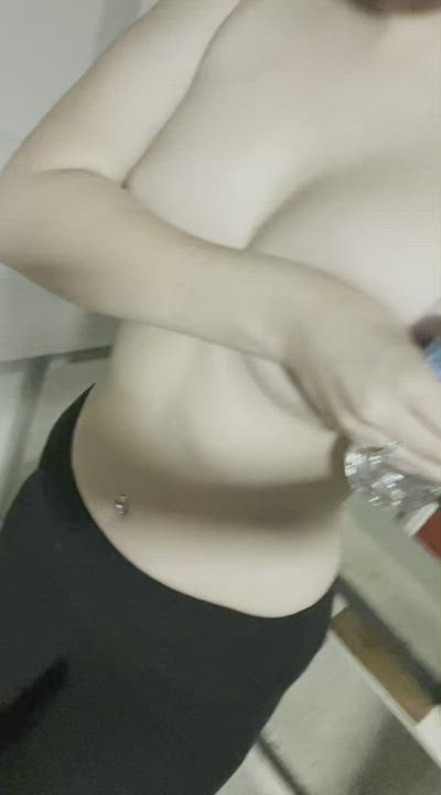 Taking the trash out topless 🙈🙊 [f] [oc] : video clip