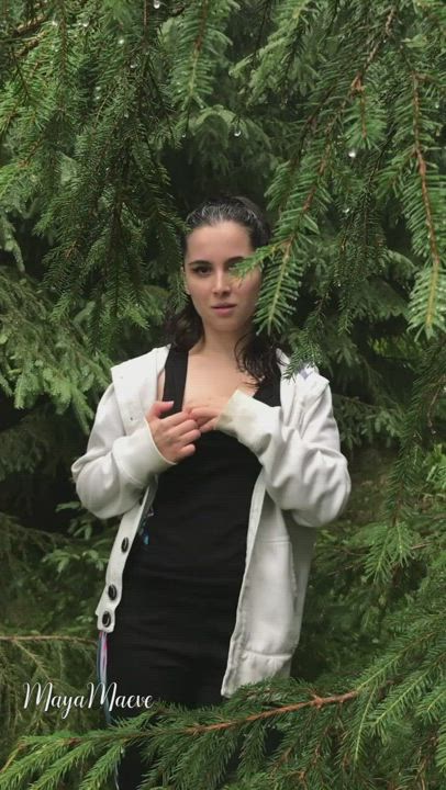 First time flashing in nature and with my friends waiting right behind that tree : video clip