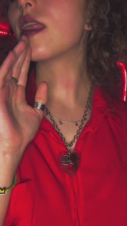 wanna smack em tits : video clip