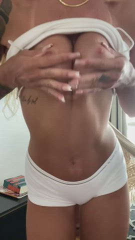 Let me bless your day with my pink nipples : video clip
