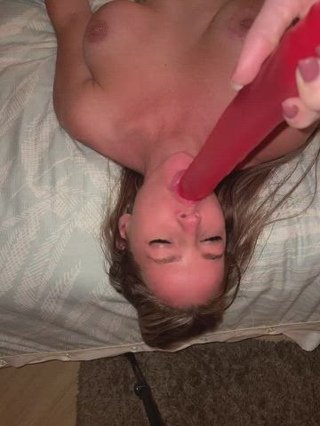 Slurping and sucking away : video clip