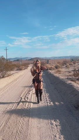 Thick Carmela : video clip