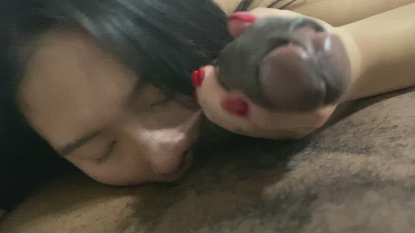 When she’s sucking on my balls, I love that “plop” sound : video clip